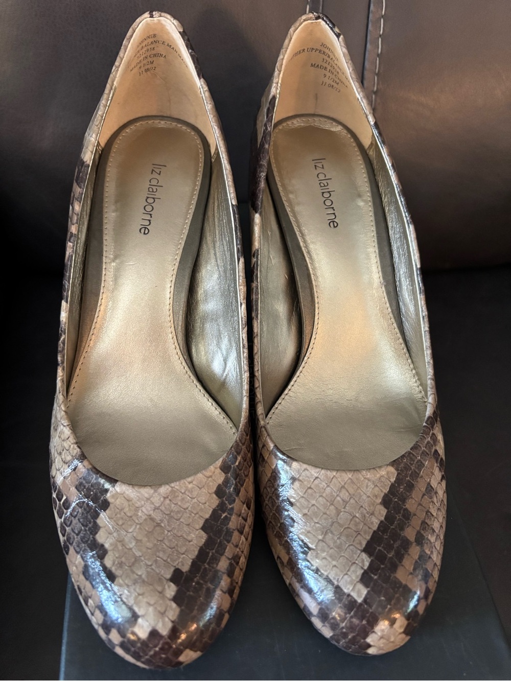 Like New Liz Claiborne Johnnie Pump- size 9 1/2 M